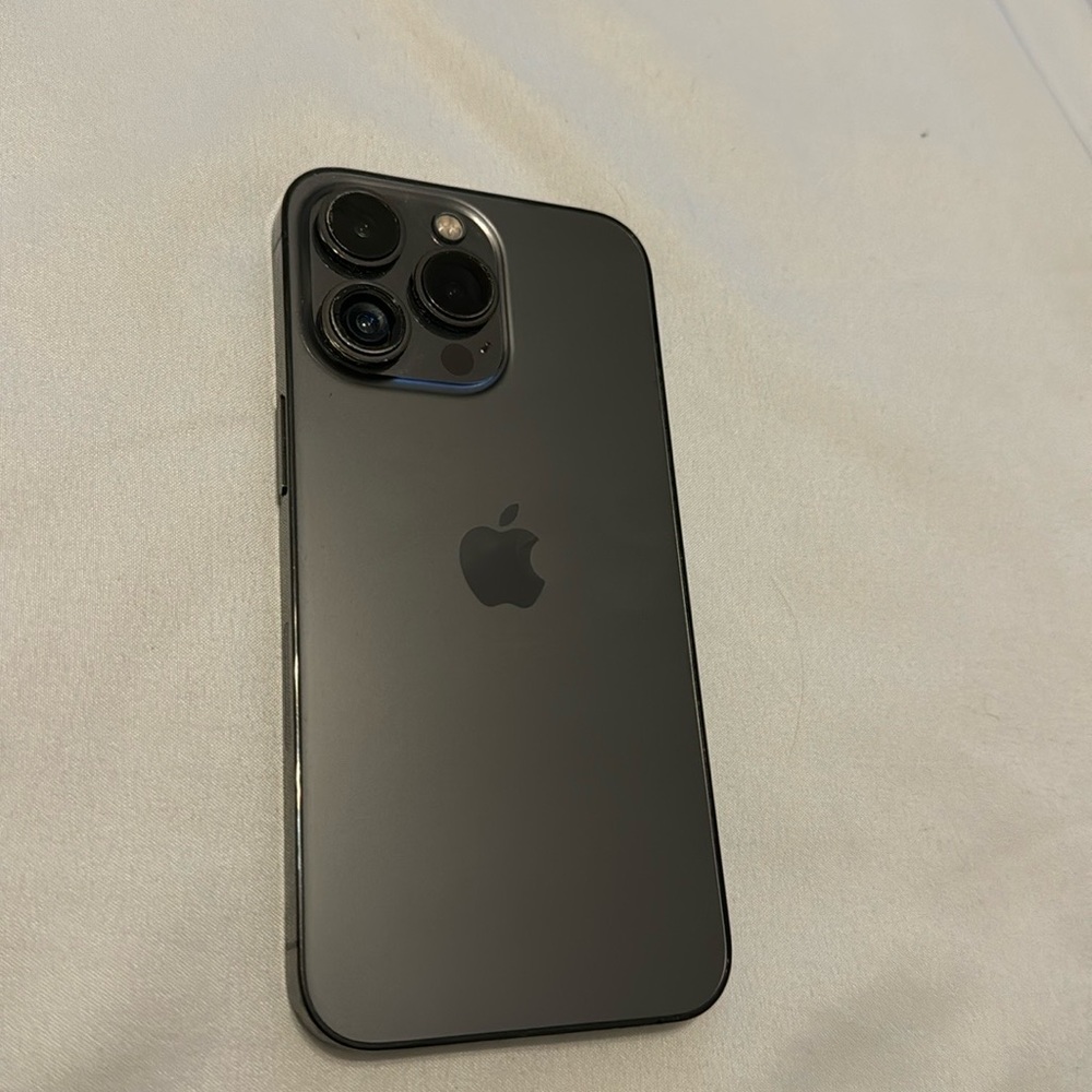 iPhone 13 Pro UNLOCKED 128 GB *damaged